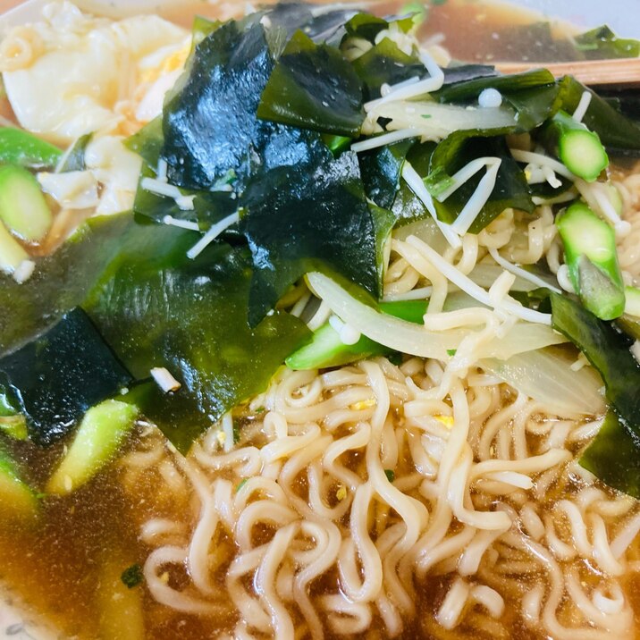 アスパラの歯応えを楽しむ☆簡単ラーメン